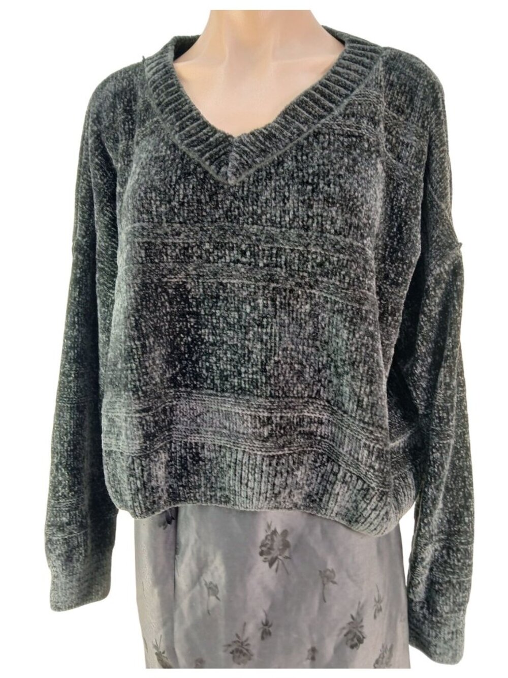 SO Black Chenille V Neck Pullover Sweater Size XL Soft Crop Cozy Chunky Cottage